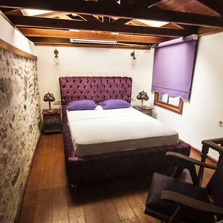Lusin Hotel