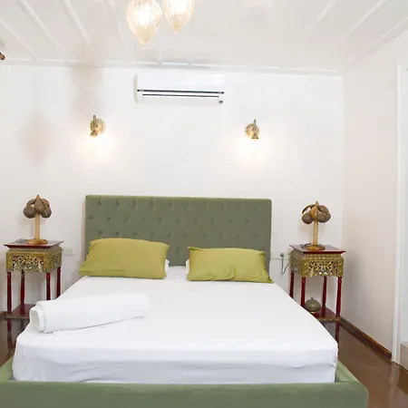 Lusin Hotel